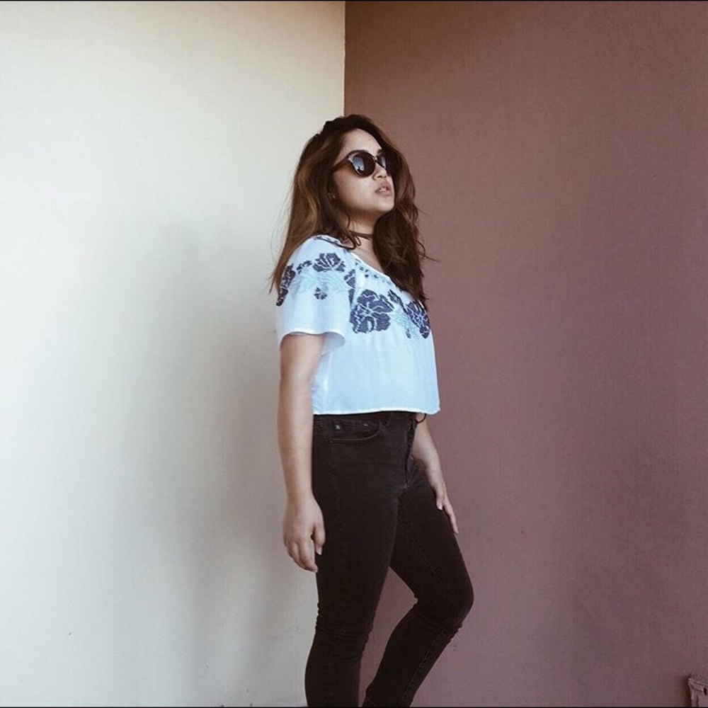 Meet your Posher, Lara